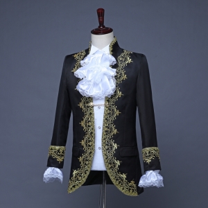 D&eacute;guisement veste noire chemise jabot de prince