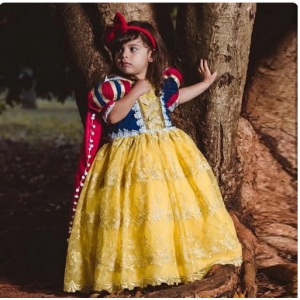 Costume Blanche neige avec le jupon